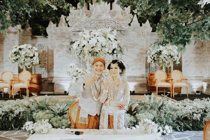 JAVANASE WEDDING OF TIARA & EMIL by Menara Mandiri by IKK Wedding - 002