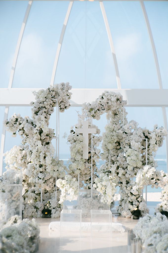 Jerry & Sinta Holy Matrimony Decoration at Ritz Carlton Bali by Infinity Wedding Planner - 021