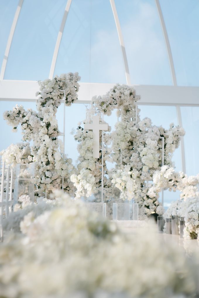 Jerry & Sinta Holy Matrimony Decoration at Ritz Carlton Bali by Infinity Wedding Planner - 020