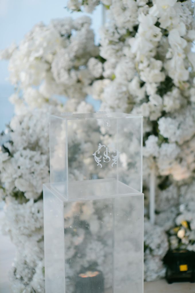 Jerry & Sinta Holy Matrimony Decoration at Ritz Carlton Bali by Infinity Wedding Planner - 012