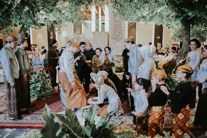 JAVANASE WEDDING OF TIARA & EMIL by Menara Mandiri by IKK Wedding - 004