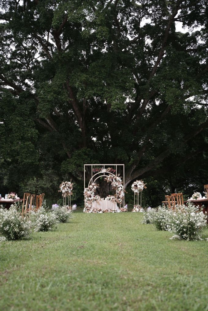 Oryza & Natasha Wedding At Hutan KM5 by Fiori.Co - 003 Oryza & Natasha Wedding At Hutan KM5 by Fiori.Co - 003