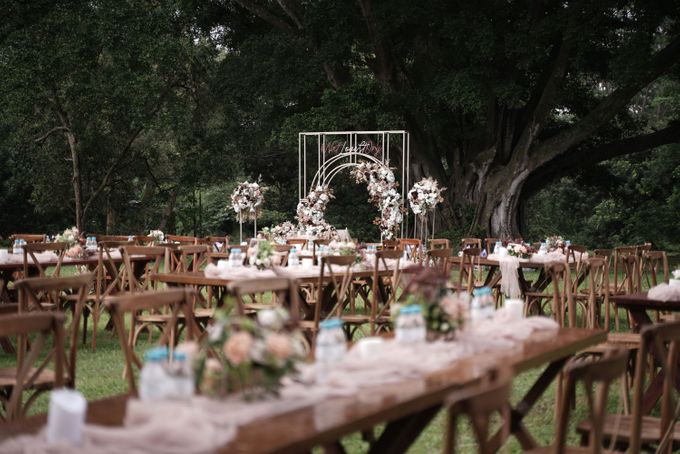 Oryza & Natasha Wedding At Hutan KM5 by Fiori.Co - 005 Oryza & Natasha Wedding At Hutan KM5 by Fiori.Co - 005