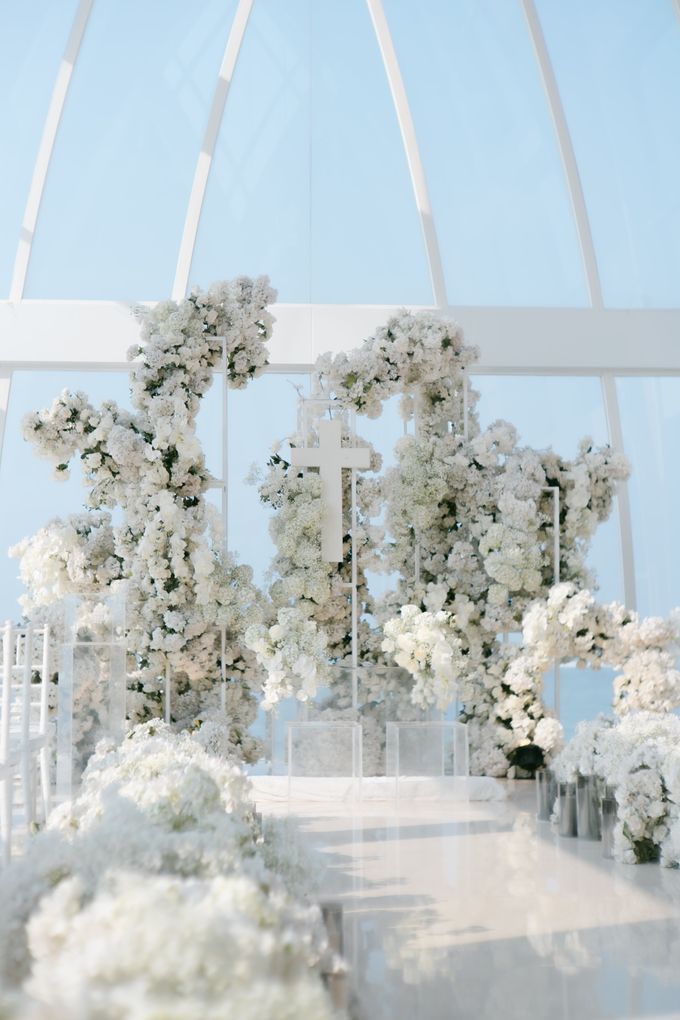 Jerry & Sinta Holy Matrimony Decoration at Ritz Carlton Bali by Infinity Wedding Planner - 010