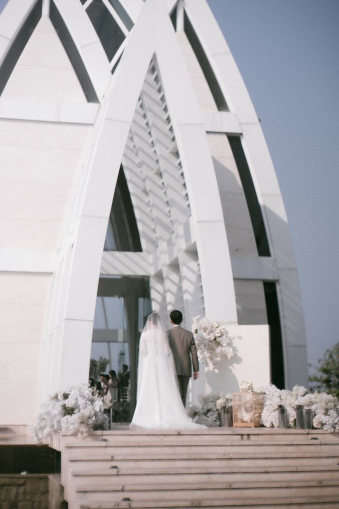 Jerry & Sinta Holy Matrimony Decoration at Ritz Carlton Bali by Valentine Wedding Decoration - 024 Jerry & Sinta Holy Matrimony Decoration at Ritz Carlton Bali by Valentine Wedding Decoration - 024