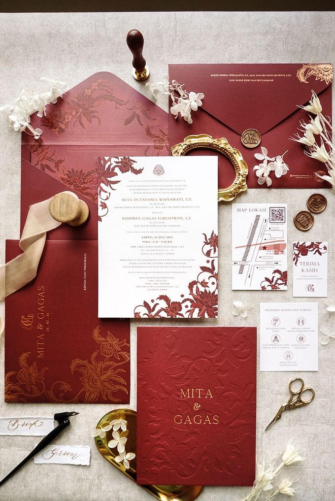 Javanese Maroon by Trouvaille Invitation - 007