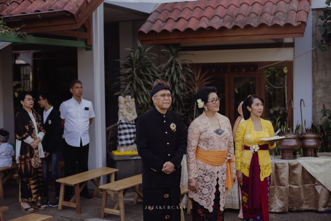 Peaceful and Intimate Wedding of Nyoman and Rama by Jejakurcaci - 012 Peaceful and Intimate Wedding of Nyoman and Rama by Jejakurcaci - 012