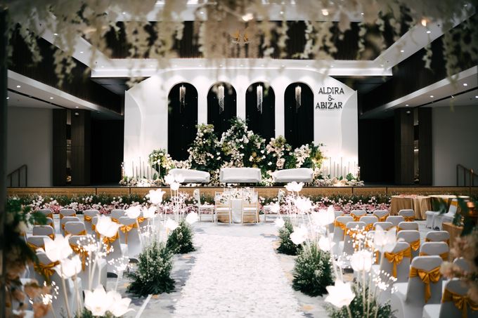 The Wedding of Aldira & Izar by Sky Wedding Entertainment Enterprise & Organizer - 004