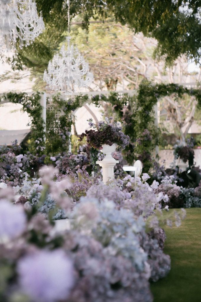 Jerry & Sinta Wedding Decoration at Ritz Carlton Bali by Infinity Wedding Planner - 033