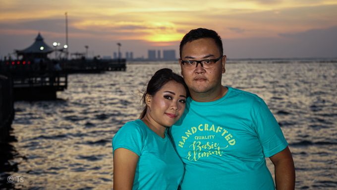 Yudi and Fitri Modern Casual Strobe Pre-Wedding by Ikigai Art Production - 001