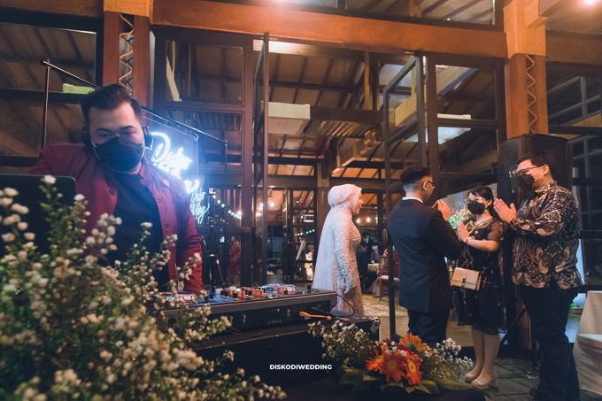 Taman Kajoe | Intimate Kendy & Dimas by diskodiwedding - 010