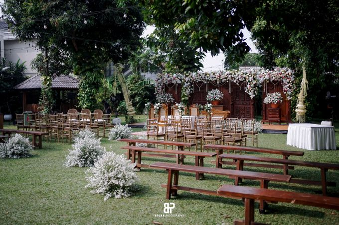 Wedding of Aziz & Titut, August 27, 2023 at Laguna Park, Pamulang. by Dekorasi Vintage - 010