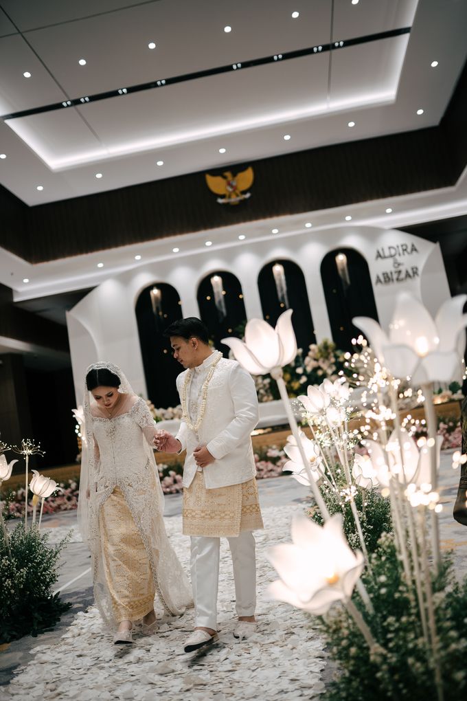 The Wedding of Aldira & Izar by Sky Wedding Entertainment Enterprise & Organizer - 012