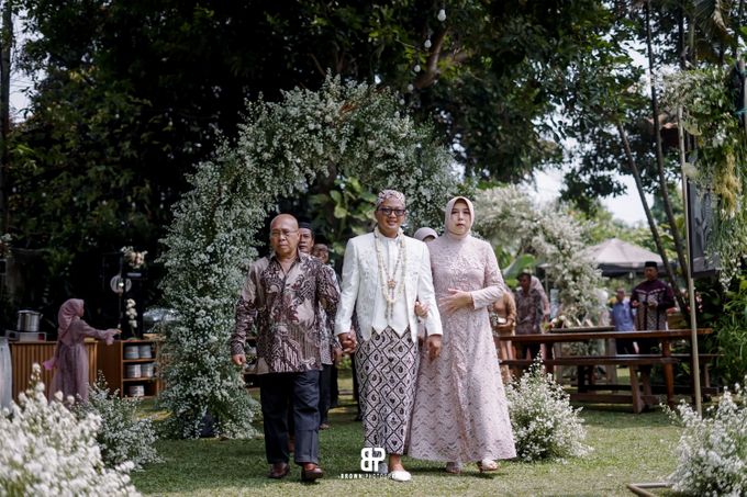 Wedding of Aziz & Titut, August 27, 2023 at Laguna Park, Pamulang. by Dekorasi Vintage - 004