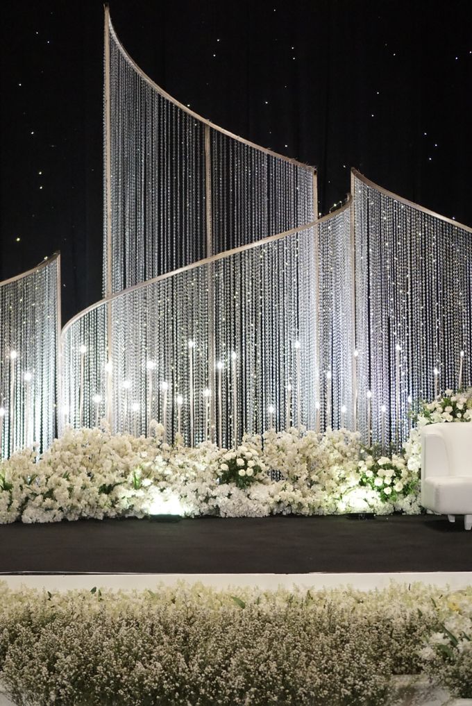 Love Sparkles Under Chandelier by The Westin Jakarta - 004 Love Sparkles Under Chandelier by The Westin Jakarta - 004