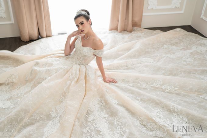 WEDDING GOWN by Leneva Bridal - 043 WEDDING GOWN by Leneva Bridal - 043