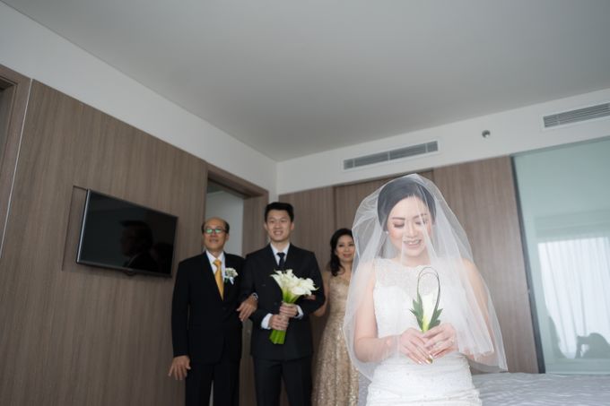 Raymond & Leonie Wedding Day by Wong Hang Distinguished Tailor - 002