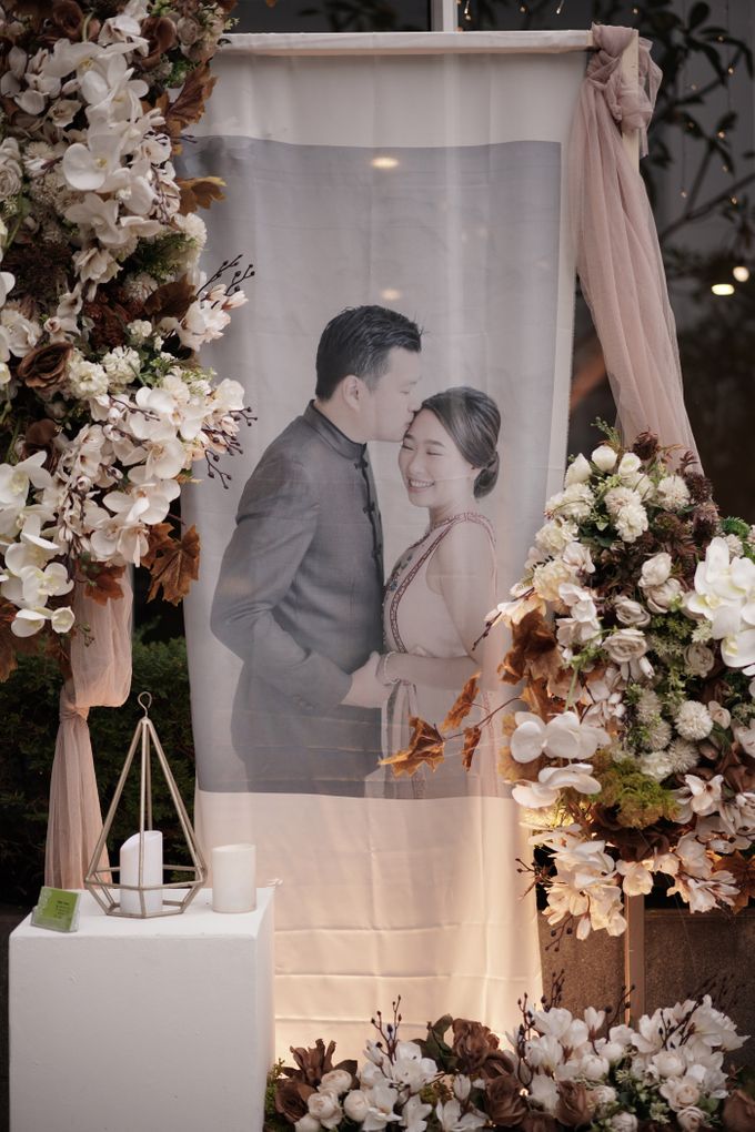 Kevin & Felicia Wedding At Summer Pool Swissotel by Fiori.Co - 014 Kevin & Felicia Wedding At Summer Pool Swissotel by Fiori.Co - 014