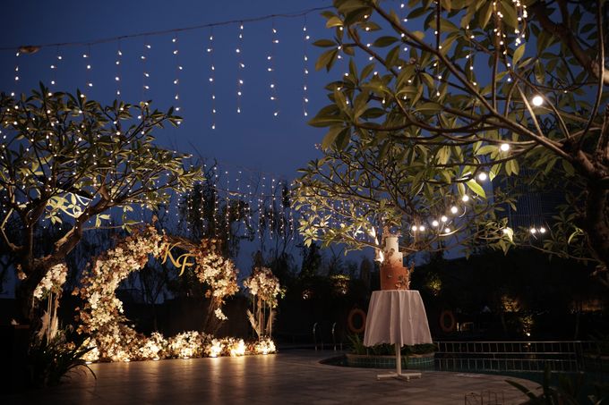Kevin & Felicia Wedding At Summer Pool Swissotel by Fiori.Co - 018 Kevin & Felicia Wedding At Summer Pool Swissotel by Fiori.Co - 018