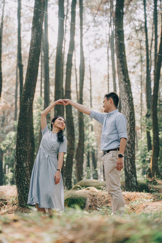 Kaleb & Eunike Pre-Wedding Photoshoot by Dustin Hendarlim - 001