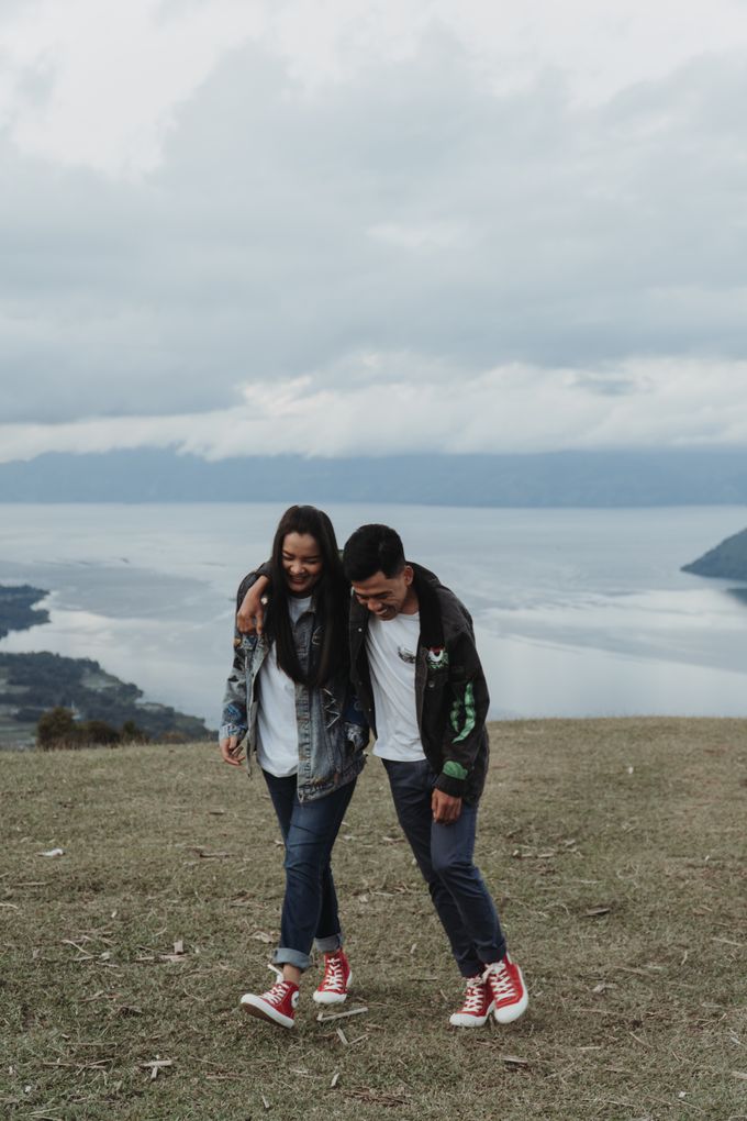 Prewedding 3 spot danau toba by tobature lake toba photography - 004