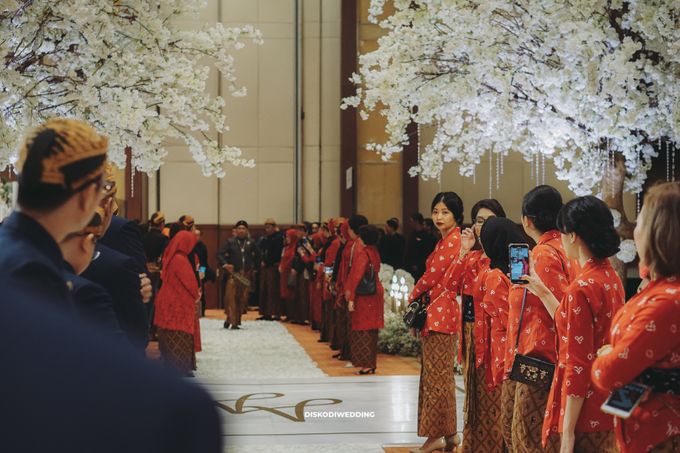 Ritz-Carlton PP | Asita & Andri by diskodiwedding - 014 Ritz-Carlton PP | Asita & Andri by diskodiwedding - 014