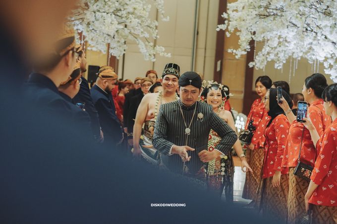 Ritz-Carlton PP | Asita & Andri by diskodiwedding - 016 Ritz-Carlton PP | Asita & Andri by diskodiwedding - 016