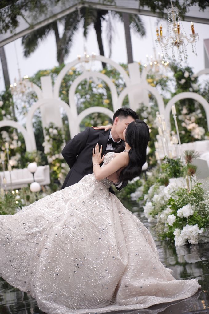 Vincent & Annas Wedding At Shangrila Jakarta by Fiori.Co - 013 Vincent & Annas Wedding At Shangrila Jakarta by Fiori.Co - 013