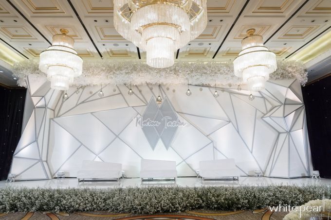 Four Season 2018 08 18 by White Pearl Decoration - 001 Four Season 2018 08 18 by White Pearl Decoration - 001