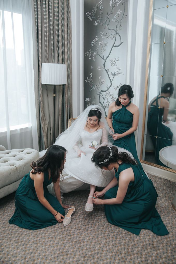Evelyn & Jossy Wedding Preparation at Four Season Hotel by GoFotoVideo - 036 Evelyn & Jossy Wedding Preparation at Four Season Hotel by GoFotoVideo - 036