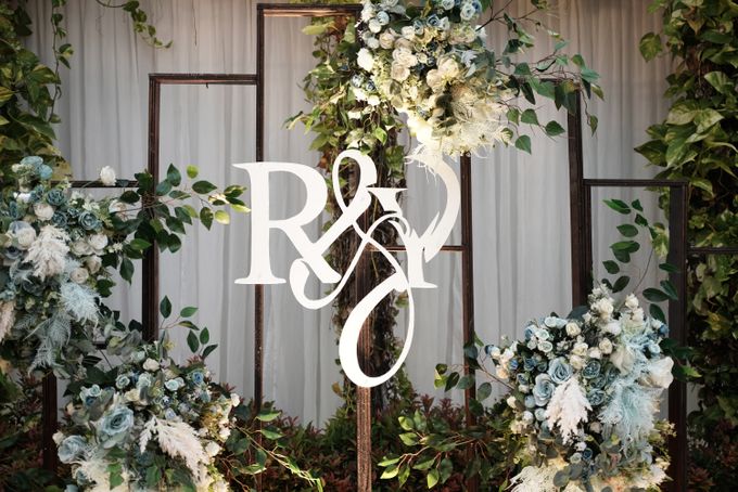 Rendy & Yolan Wedding At Segarra Ancol by Fiori.Co - 002