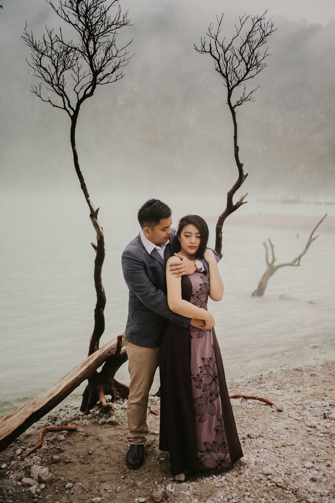 Prewedding of Gina & Teddy at Kawah Putih Bandung by Warna Project - 004