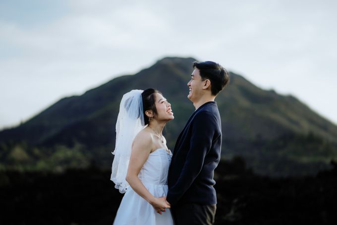 Prewedding of Hengky & Iris at Mount Batur Bali by Warna Project - 002