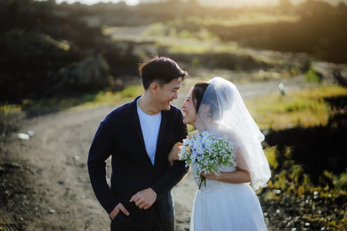 Prewedding of Hengky & Iris at Mount Batur Bali by Warna Project - 015