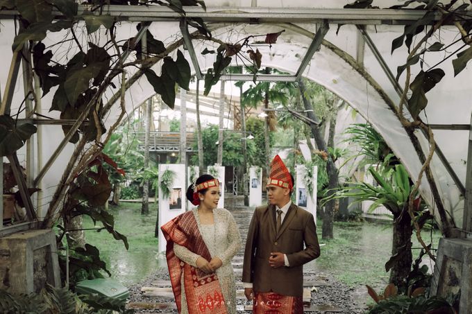 Chonnie & Asep's Intimate Garden Wedding by Pandora Wedding Planner - 002