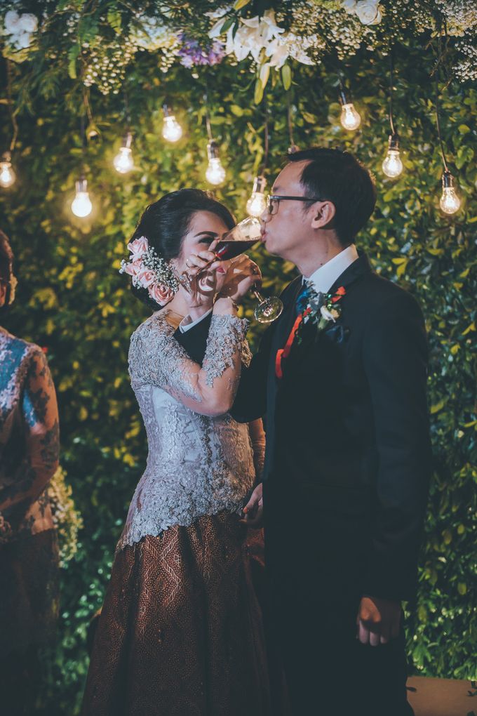 Resepsi Pernikahan Satria & Putri at Hotel Atlet Century by GoFotoVideo - 027 Resepsi Pernikahan Satria & Putri at Hotel Atlet Century by GoFotoVideo - 027