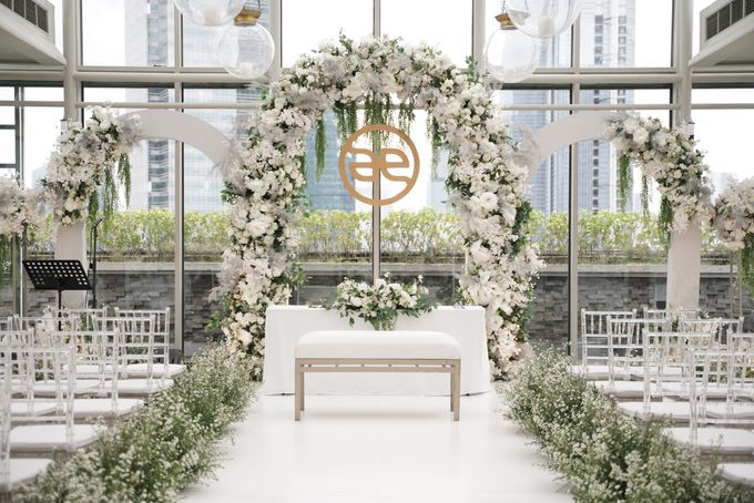Anthony & Erna Wedding At Penthouse Hyatt by Fiori.Co - 018
