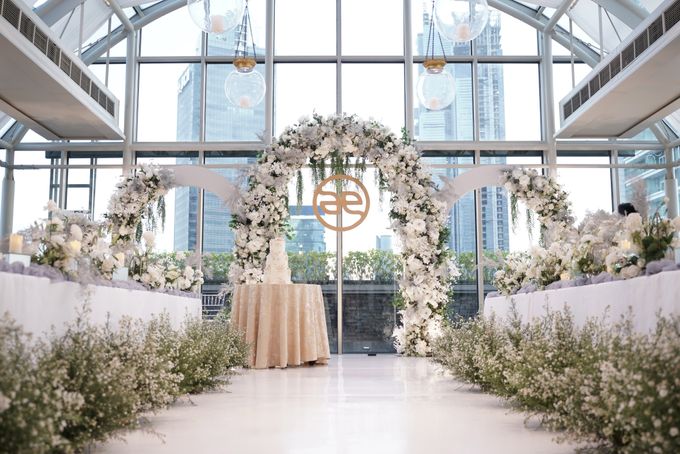 Anthony & Erna Wedding At Penthouse Hyatt by Fiori.Co - 015
