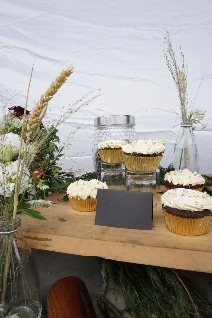 Rustic Dessert Table by Cloud Nine Cakery - 003 Rustic Dessert Table by Cloud Nine Cakery - 003