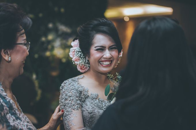 Resepsi Pernikahan Satria & Putri at Hotel Atlet Century by GoFotoVideo - 032 Resepsi Pernikahan Satria & Putri at Hotel Atlet Century by GoFotoVideo - 032