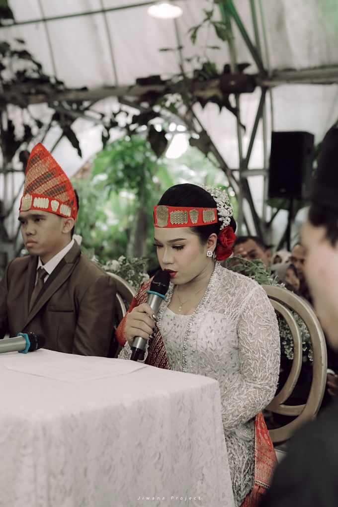 Chonnie & Asep's Intimate Garden Wedding by Pandora Wedding Planner - 008