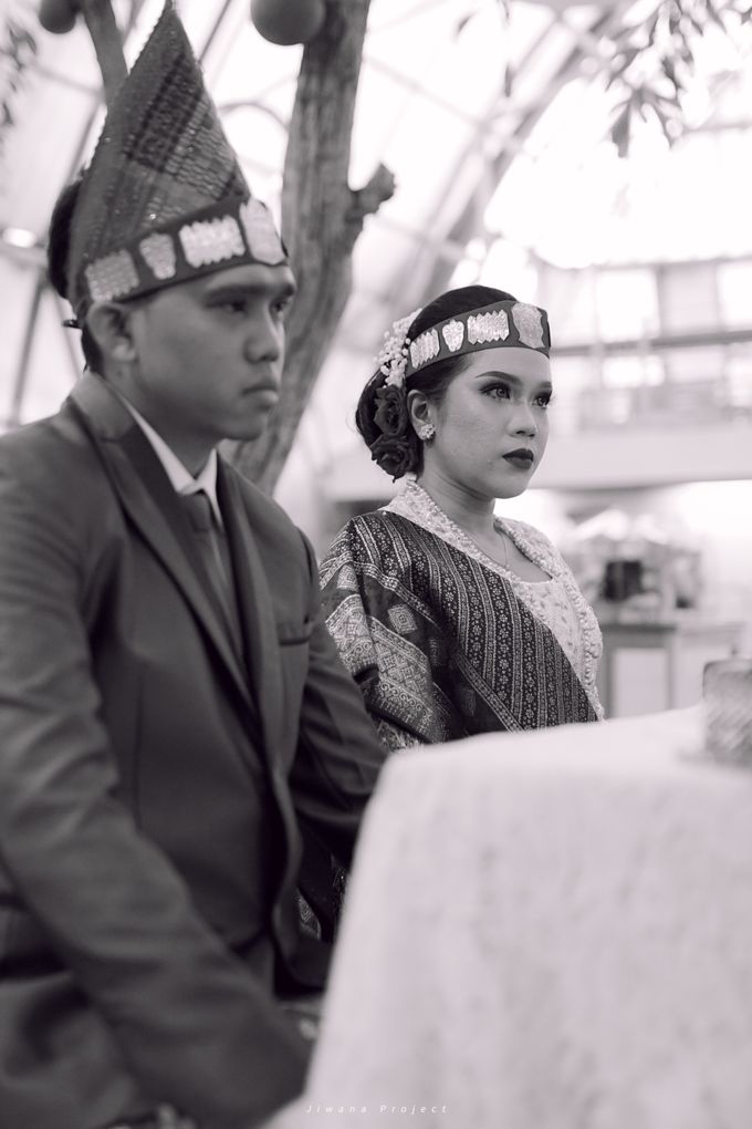 Chonnie & Asep's Intimate Garden Wedding by Pandora Wedding Planner - 009