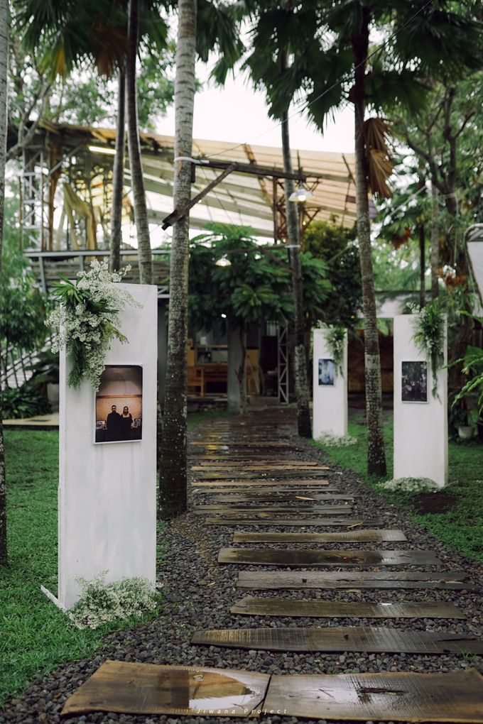 Chonnie & Asep's Intimate Garden Wedding by Pandora Wedding Planner - 023