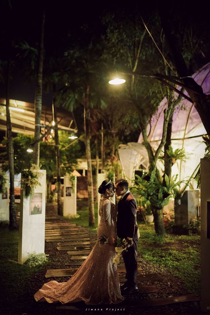 Chonnie & Asep's Intimate Garden Wedding by Pandora Wedding Planner - 024