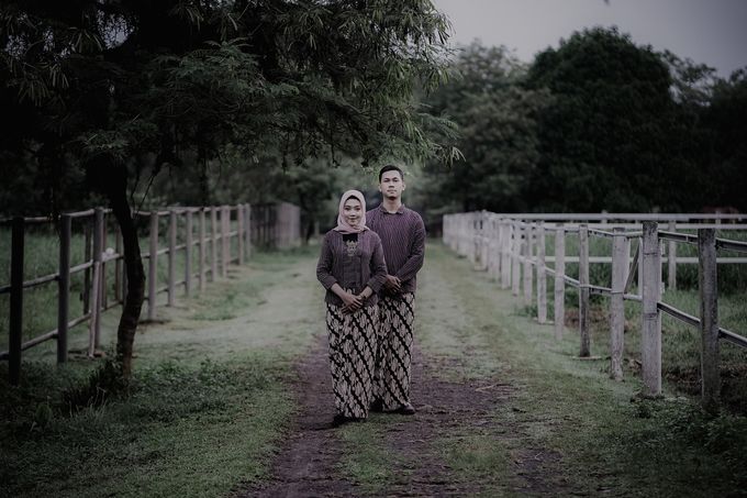 Pre-Wedding of Uyyun & Kahfi by Mushpaper Photo - 002