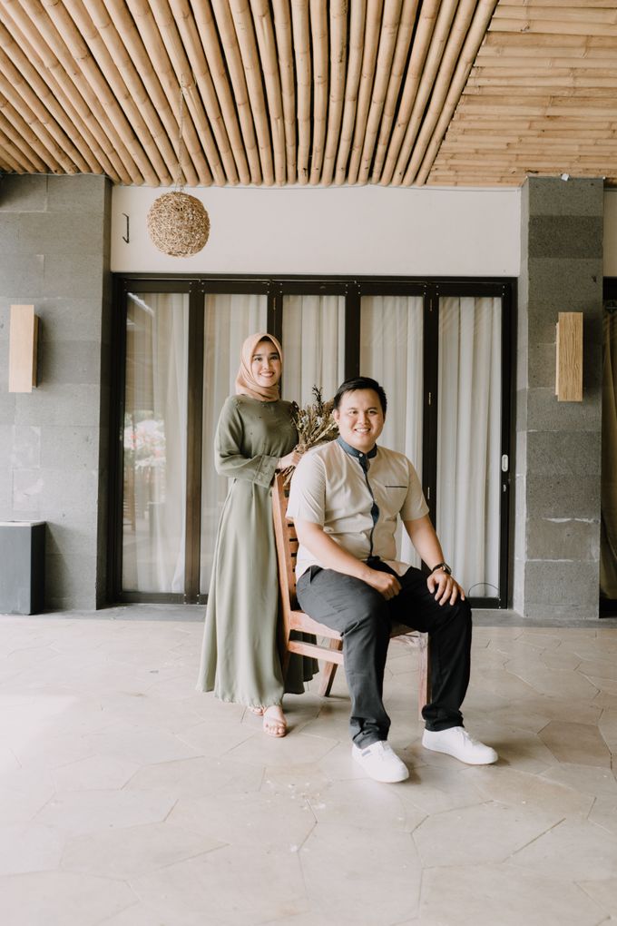 Prewedding Iin and Fajar by embunpagi photo - 001