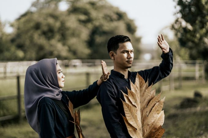 Pre-Wedding of Uyyun & Kahfi by Mushpaper Photo - 003
