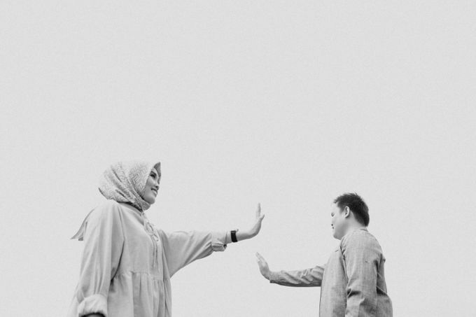 Prewedding Iin and Fajar by embunpagi photo - 008 Prewedding Iin and Fajar by embunpagi photo - 008