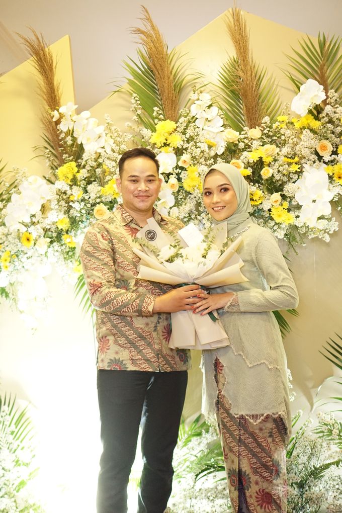 The Engagement Nevi & M Tazul Arifin by Thebridewears - 003 The Engagement Nevi & M Tazul Arifin by Thebridewears - 003