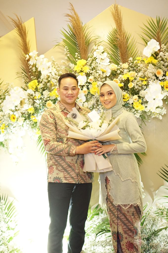 The Engagement Nevi & M Tazul Arifin by Thebridewears - 003